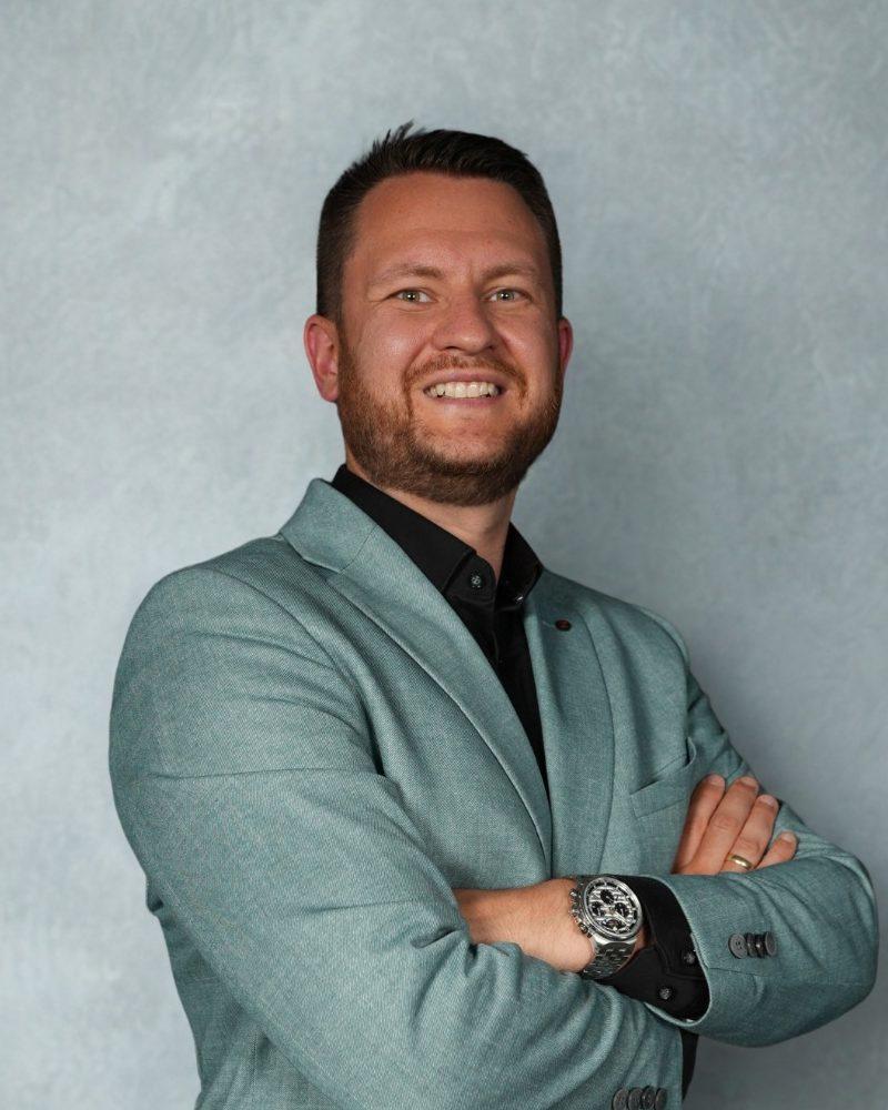 Peter Friedlhuber, Partner & Managing Director · 5 Wände